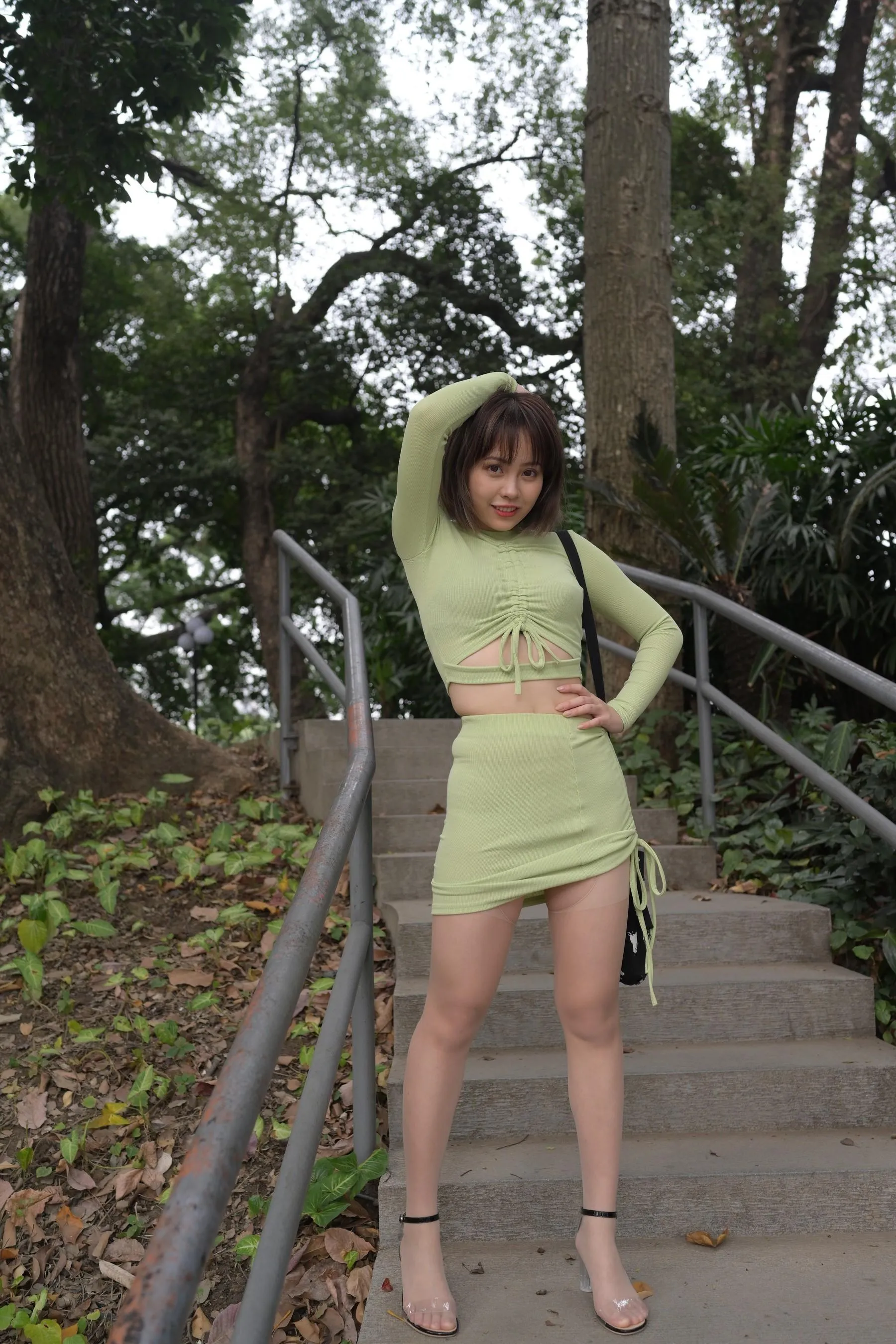 [魔镜街拍] NO.083 SM_0007程生街拍 微胖的美女肉丝袜美脚特写太性感 [413P]插图